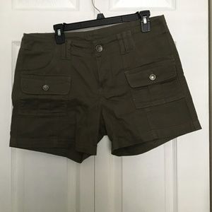 Kut from the Kloth Cargo Shorts size 12